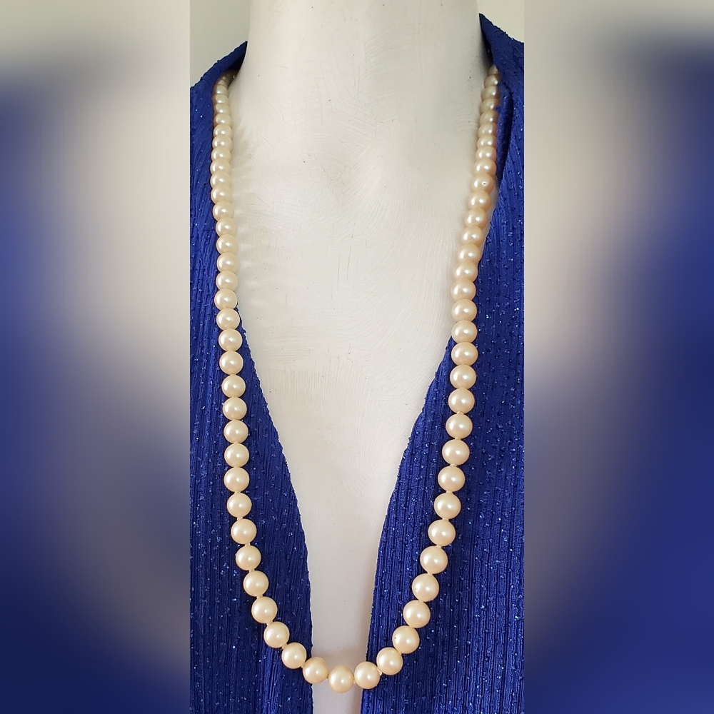 Elegant Vintage Pearl Necklace